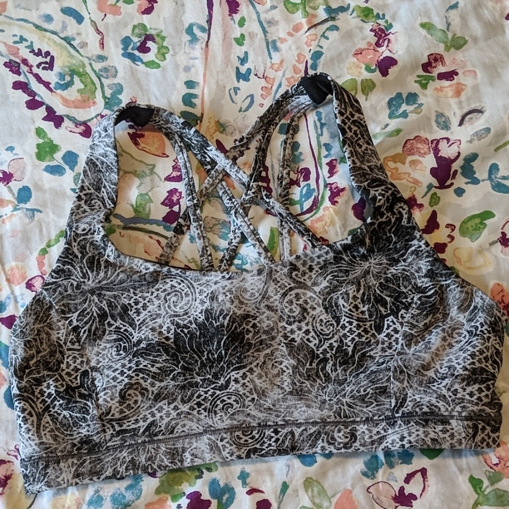 Lululemon sports bra
